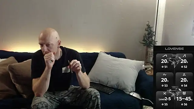 MaxRouger online show from 11.27.25