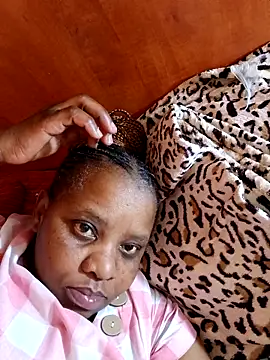 Snapshot of CHOCOLATEHUGEBOOBS42DDD chatting on 10.11.25 CHOCOLATEHUGEBOOBS42DDD online show from 10.11.25