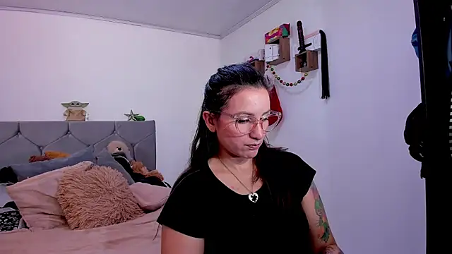 vanessabrown  online show from 12.15.25