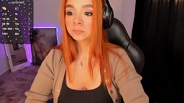 Snapshot of GiaBrooksX chatting on 11.15.25 GiaBrooksX online show from 11.15.25