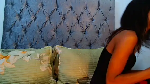 Snapshot of AvaOcean chatting on 02.20.25 AvaOcean online show from 02.20.25