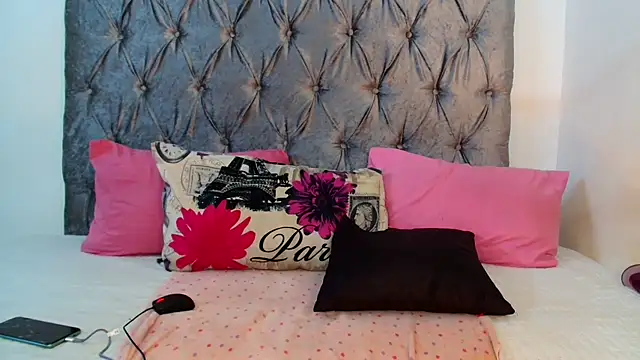 Snapshot of AvaOcean chatting on 02.25.25 AvaOcean online show from 02.25.25