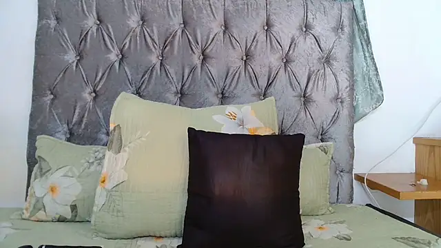 Snapshot of AvaOcean chatting on 03.11.25 AvaOcean online show from 03.11.25