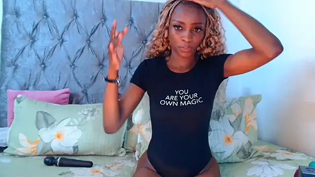 Snapshot of AvaOcean chatting on 03.22.25 AvaOcean online show from 03.22.25