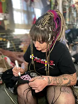 1-800-FUCKYOU online show from 09.19.25