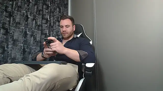 Thori92 online show from 02.11.25