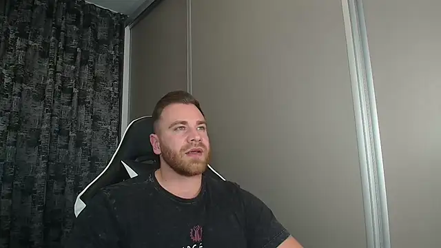 Thori92 online show from 10.25.25