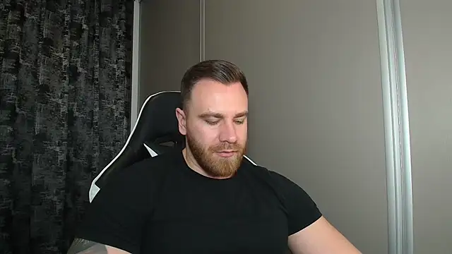 Snapshot of Thori92 chatting on 02.05.26 Thori92 online show from 02.05.26