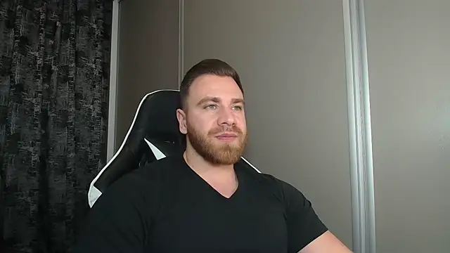 Snapshot of Thori92 chatting on 02.06.26 Thori92 online show from 02.06.26