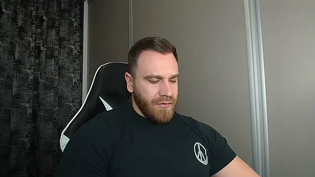 Snapshot of Thori92 chatting on 02.08.26 Thori92 online show from 02.08.26