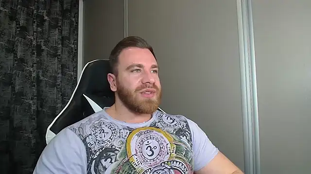 Snapshot of Thori92 chatting on 02.12.26 Thori92 online show from 02.12.26