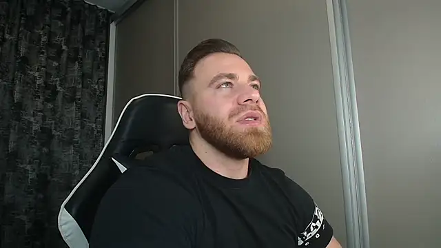 Snapshot of Thori92 chatting on 02.14.26 Thori92 online show from 02.14.26