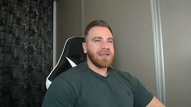 Snapshot of Thori92 chatting on 02.16.26 Thori92 online show from 02.16.26