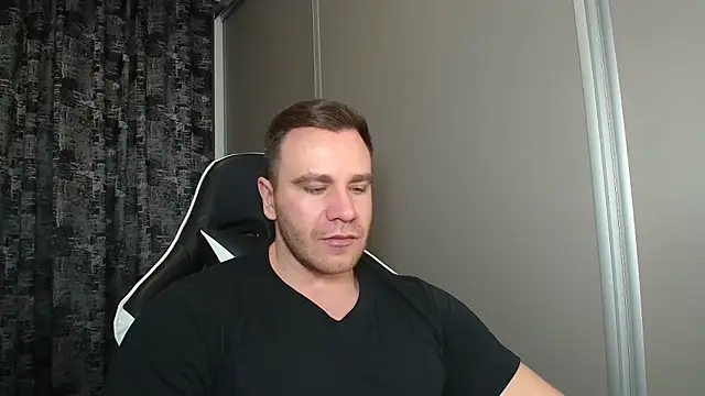 Snapshot of Thori92 chatting on 02.26.26 Thori92 online show from 02.26.26