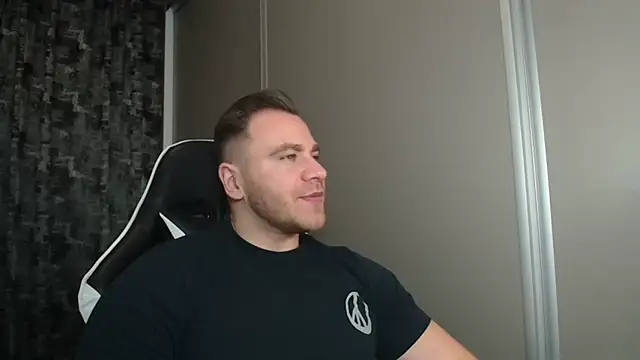 Snapshot of Thori92 chatting on 02.27.26 Thori92 online show from 02.27.26