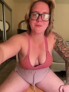 Lizzyloo online show from 02.03.25