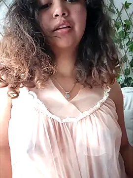 Peach Girll online show from 03.18.25