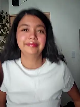 Peach Girll online show from 12.17.25