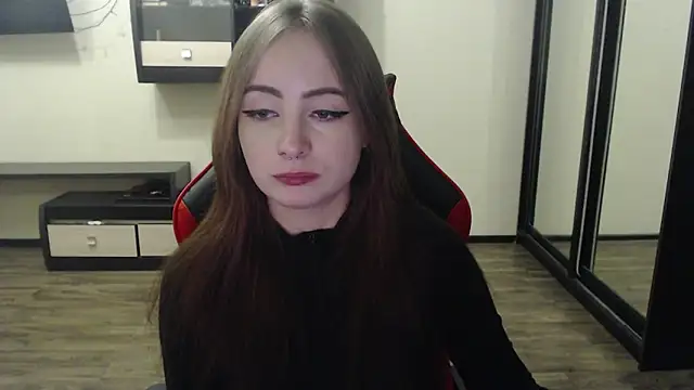 Laralianna online show from 01.05.25