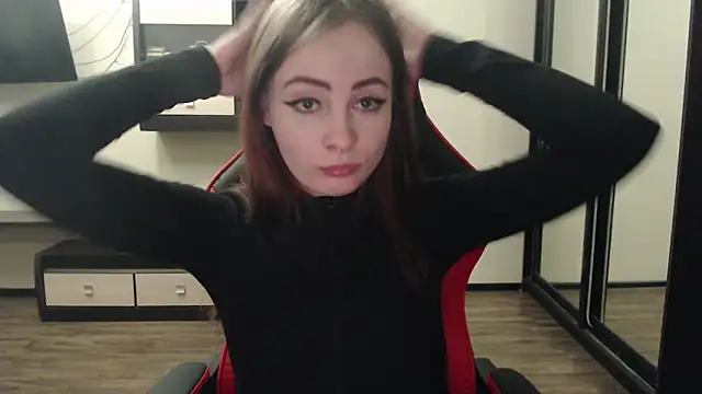 Laralianna online show from 01.11.25