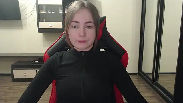 Laralianna online show from 02.07.25