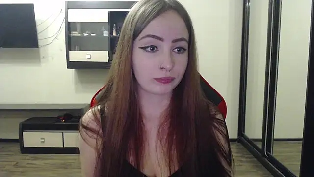 Laralianna online show from 02.18.25