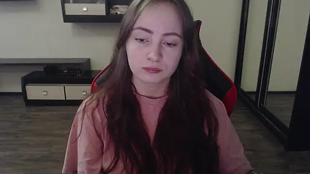 Laralianna online show from 03.19.25