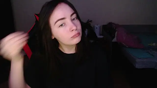 Laralianna online show from 11.21.25