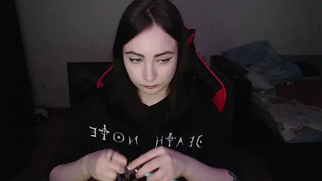 Laralianna online show from 12.16.25