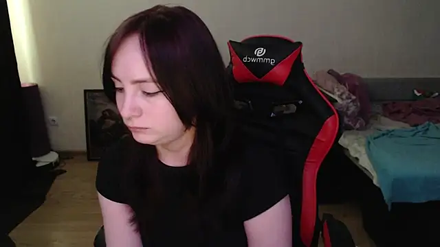 Laralianna online show from 04.24.26