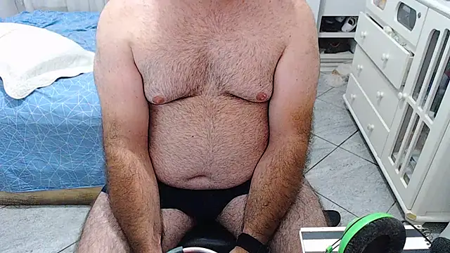 Snapshot of MysterBearMG chatting on 01.17.26 MysterBearMG online show from 01.17.26