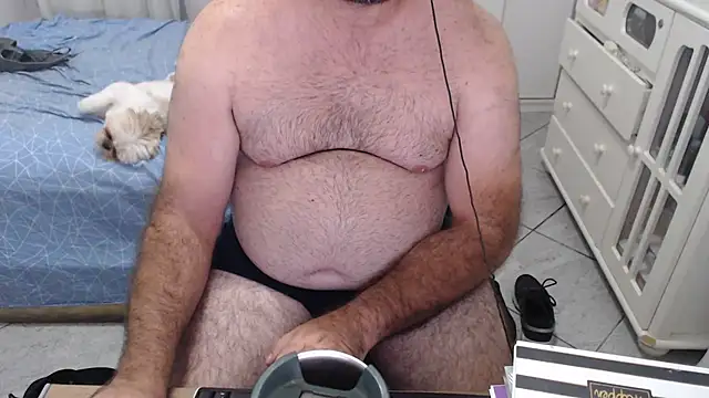 Snapshot of MysterBearMG chatting on 01.18.26 MysterBearMG online show from 01.18.26