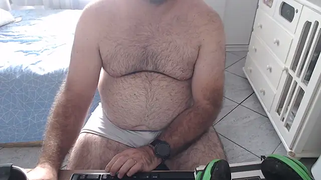 Snapshot of MysterBearMG chatting on 01.31.26 MysterBearMG online show from 01.31.26