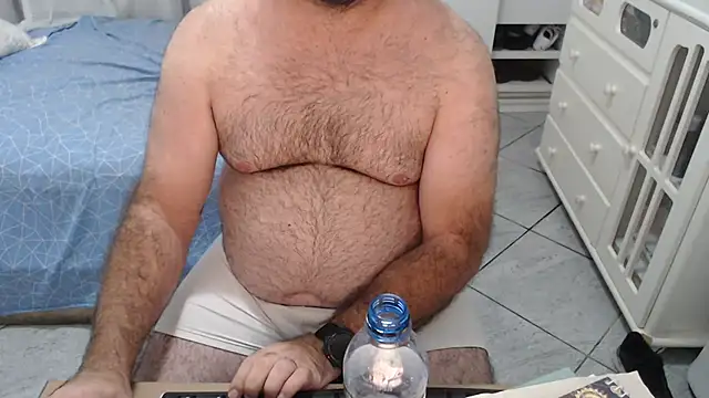 Snapshot of MysterBearMG chatting on 02.04.26 MysterBearMG online show from 02.04.26