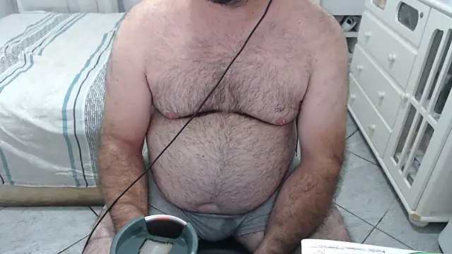 Snapshot of MysterBearMG chatting on 02.14.26 MysterBearMG online show from 02.14.26