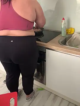 sweeti Em online show from 04.14.26