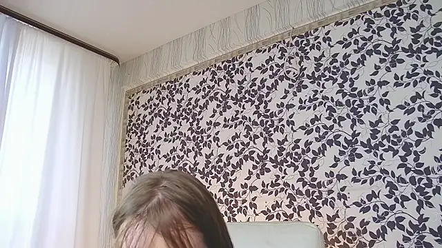 Snapshot of Laurainlove chatting on 07.18.26 Laurainlove online show from 07.18.26
