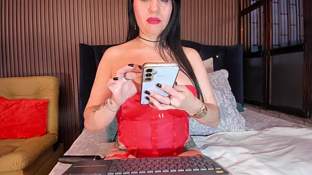 JuliaDawson  online show from 10.21.25