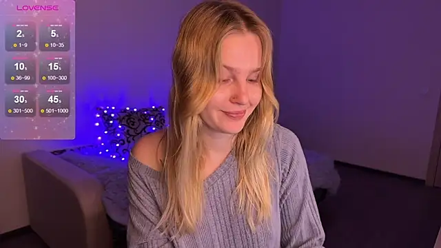 Chanel Gill online show from 01.12.25