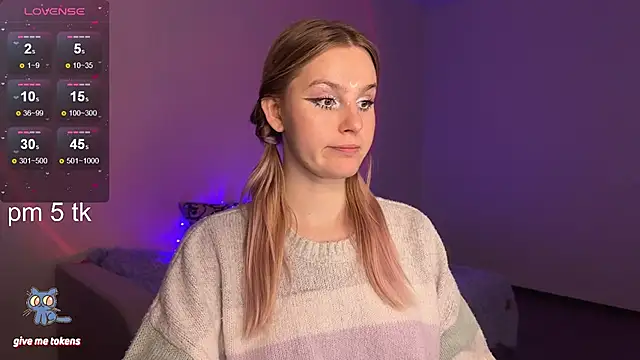 Chanel Gill online show from 02.05.25