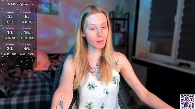 Chanel Gill online show from 11.04.25