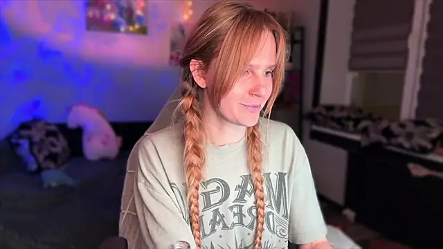 Chanel Gill online show from 01.12.26