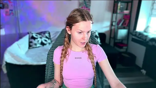 Chanel Gill online show from 02.22.26