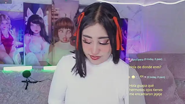 Snapshot of MiaMammie chatting on 12.26.24 MiaMammie online show from 12.26.24