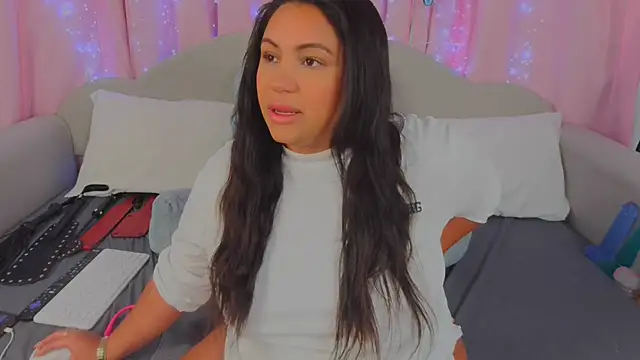 MeghanXO online show from 02.17.25