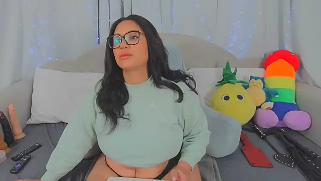 MeghanXO online show from 03.25.26