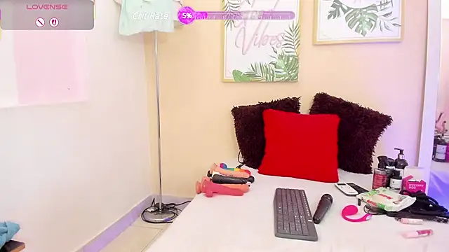 Snapshot of pameela_brown chatting on 03.08.25 pameela brown online show from 03.08.25