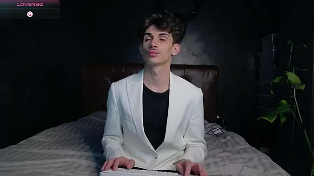 DanielCrush1 online show from 11.20.25