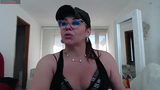 Snapshot of Myrnasexxx chatting on 05.09.26 Myrnasexxx online show from 05.09.26