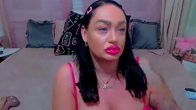 BustyVicky online show from 03.17.25